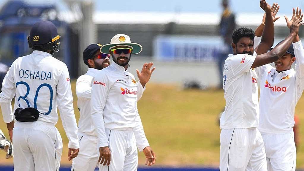 লঙ্কান স্পিনে কাঁপছে পাকিস্তান