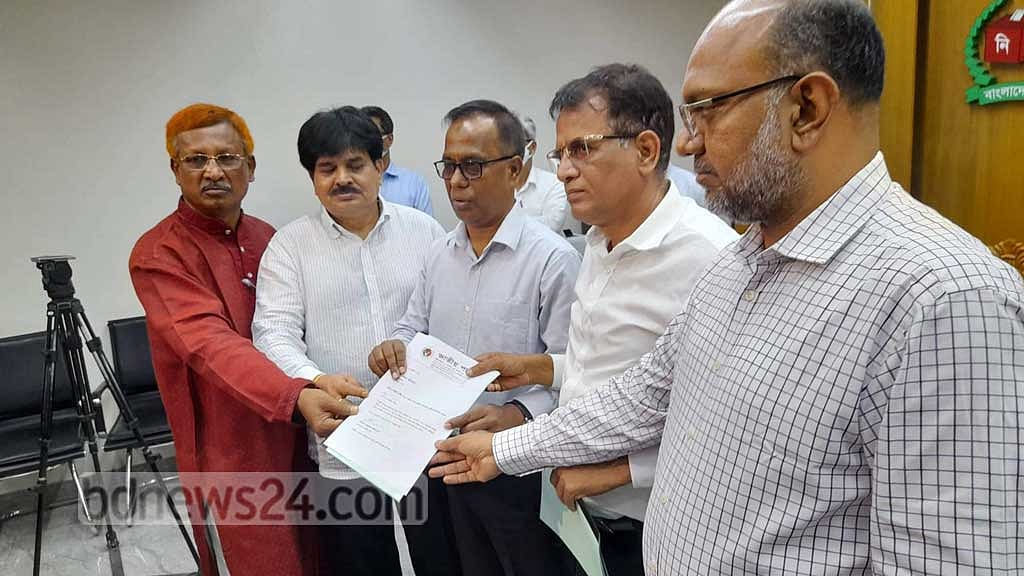 জাতীয় পার্টির আয় বেড়েছে ৬৪%