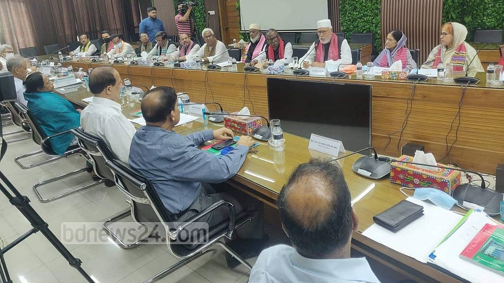 রাজনৈতিক দলগুলোর সঙ্গে আবার বসবে ইসি