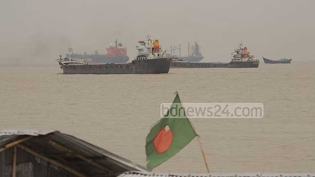 ঘূর্ণিঝড় হামুন: চট্টগ্রাম বন্দরে পণ্য ওঠানামা বন্ধ