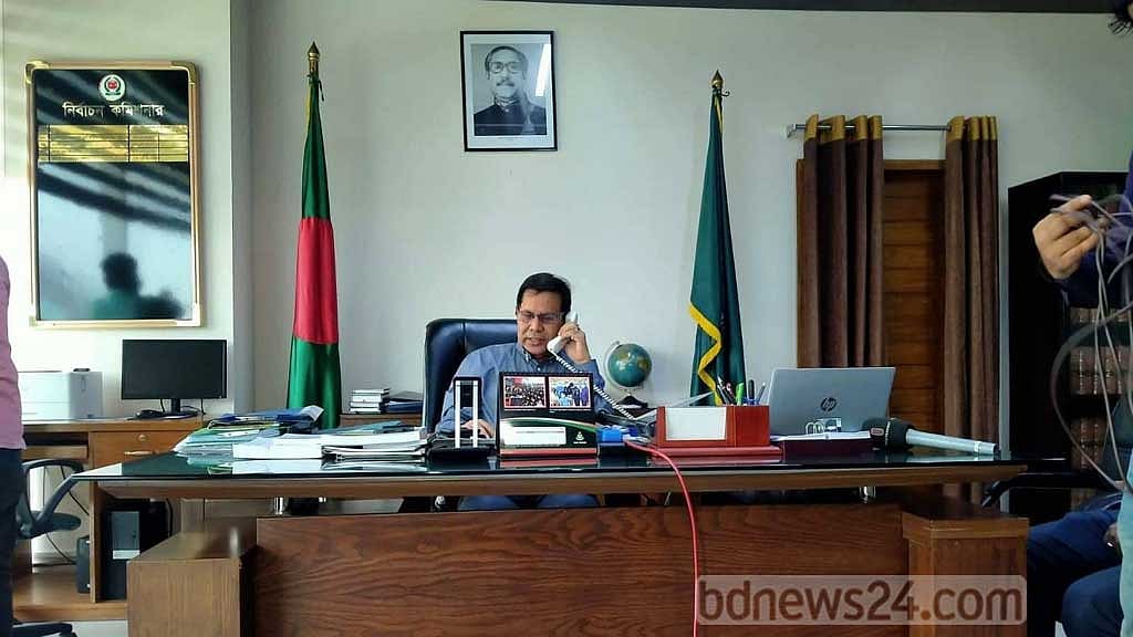 ইভিএম নিয়ে ‘চ্যালেঞ্জ’ জানাতে ইসিতে আমন্ত্রণ নির্বাচন কমিশনারের