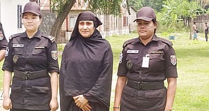 অবশেষে দেশের শীর্ষ আদালত তার জামিন স্থগিত করলো