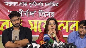 ‘আশীর্বাদে অনুদানের টাকা প্রযোজকের শপিংয়ে’