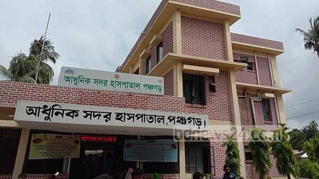 তেঁতুলিয়ায় ইউএনওর গাড়ি খাদে পড়ে প্রকৌশলী নিহত