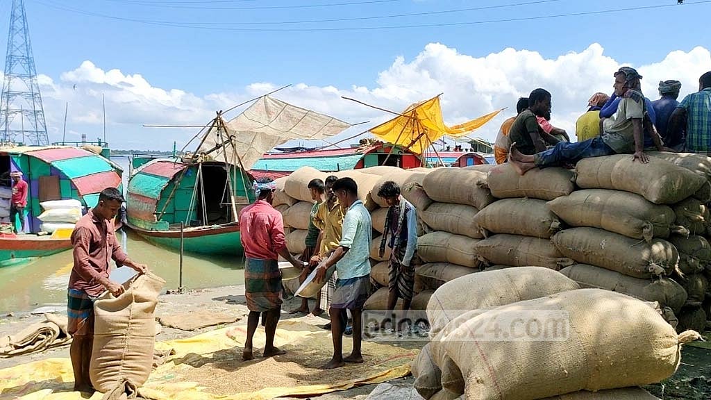 দেশে খাদ্য সংকট নিয়ে অভয় দুই মন্ত্রীর