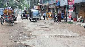 ফরিদপুর পৌরসভার ১২৫ কিলোমিটার বেহাল, চলাচলে ভোগান্তি