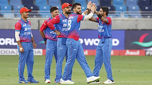 দুই অধিনায়কের চোখেই আউট ছিলেন না নিসানকা
