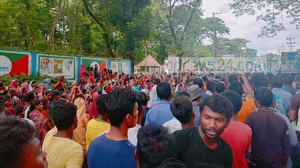 অনির্দিষ্টকালের ধর্মঘটে চা শ্রমিকরা