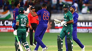 ক্রিকেটীয় স্পিরিটের দারুণ নজির দেখালেন ফখর