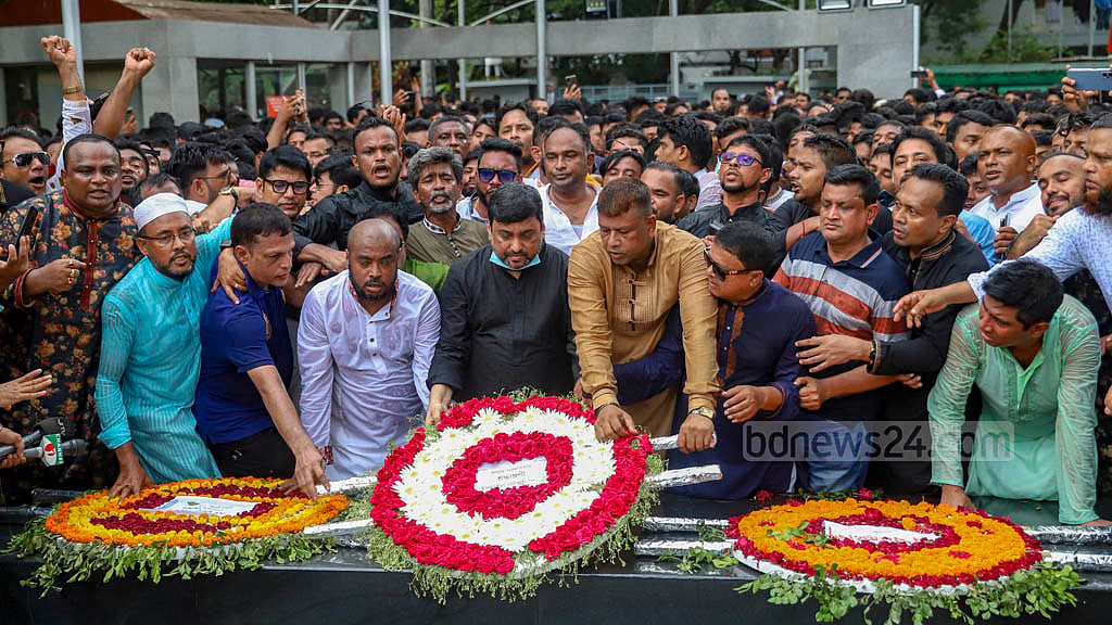 রাজনীতি নিয়ে আমার ভাবনা নেই: ৩২ নম্বরে সম্রাট