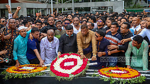 বাথরুমে পড়ে জখম সম্রাট হাসপাতালে ভর্তি