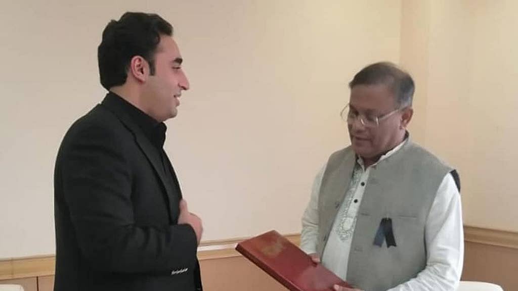 কম্বোডিয়া যাওয়ার পথে চট্টগ্রামে নামলেন বিলাওয়াল ভুট্টো