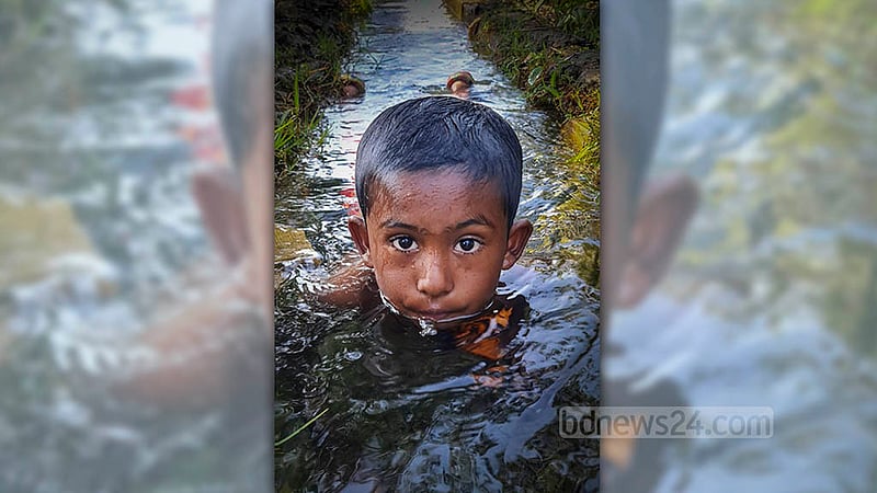 প্রদর্শনীতে যেসব আলোকচিত্র ও চিত্রাঙ্কন স্থান পায়- তার জন্য আগেই প্রতিযোগিতার আয়োজন করা হয়েছিল। আলোকচিত্র প্রতিযোগীদের বয়স নির্ধারিত ছিল ১৫ থেকে ৩০ বছর, আর চিত্রাঙ্কন প্রতিযোগীদের বয়স নির্ধারিত ছিল ১০ থেকে ১৫ বছর।