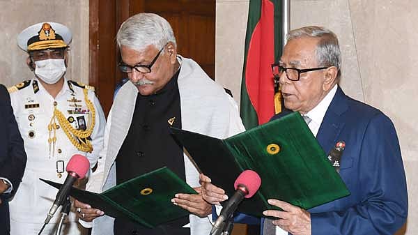ডেপুটি স্পিকারের শপথ নিলেন টুকু