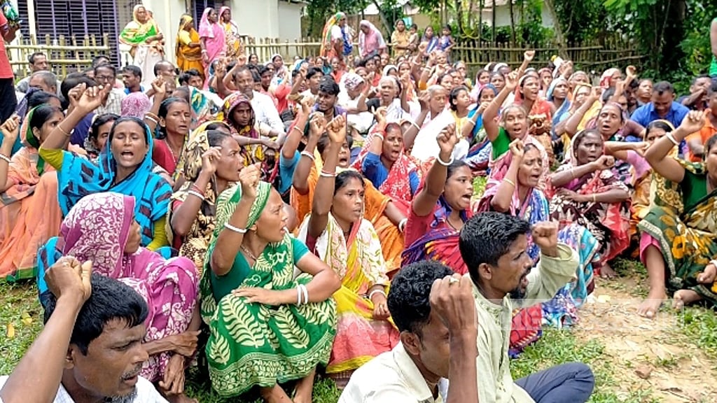 সিলেটের ২৩টির মধ্যে কাজে ফিরেছেন চার বাগানের শ্রমিক