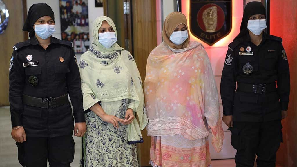 পি কে হালদারের গ্রেপ্তার দুই সহযোগী পিপলস লিজিংয়ের পরিচালকের মেয়ে