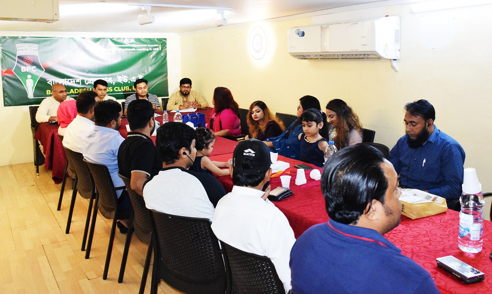 মিশনের মাধ্যমে জাতীয় পরিচয়পত্র পেতে চান আমিরাত প্রবাসীরা