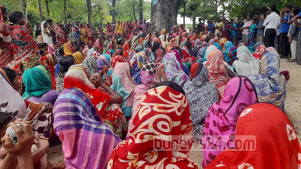 বেতন বৃদ্ধির দাবিতে ২৪১ চা বাগানে চলছে কর্মবিরতি