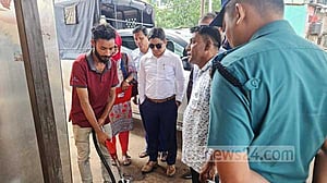 অনিয়ম: চট্টগ্রামের ৯ ফিলিং স্টেশনকে জরিমানা