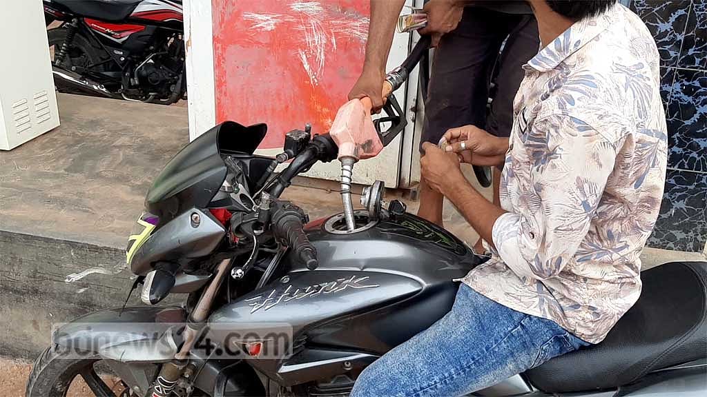 ‘গরিব মানুষের বেঁচে থাকা আরও কঠিন হয়ে গেল’