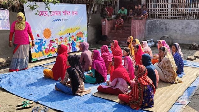 জন্মনিয়ন্ত্রণ পিল খেয়ে পিরিয়ড বন্ধ রাখছে কৈখালীর কিশোরীরা: পাশে দাঁড়াল সেনোরা