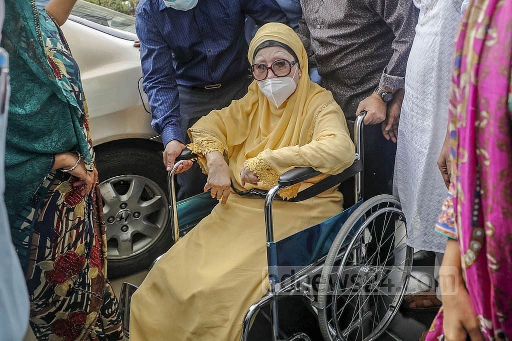 নাইকো মামলা: খালেদা জিয়ার বিচার শুরুর আদেশ বাতিল চেয়ে হাই কোর্টে আবেদন