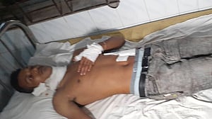 ভোলায় ‘স্ত্রীকে উত্ত্যক্তের প্রতিবাদ করায়’ পুলিশ সদস্যকে কুপিয়ে জখম