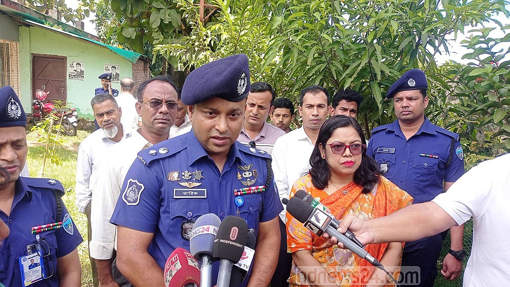 সংঘাতপ্রবণ তুমব্রু সীমান্ত পরিদর্শনে ডিসি-এসপি