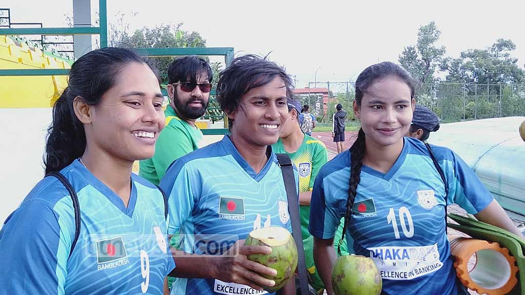ভারতের বিপক্ষে গোল পেতে মরিয়া স্বপ্না-কৃষ্ণাও