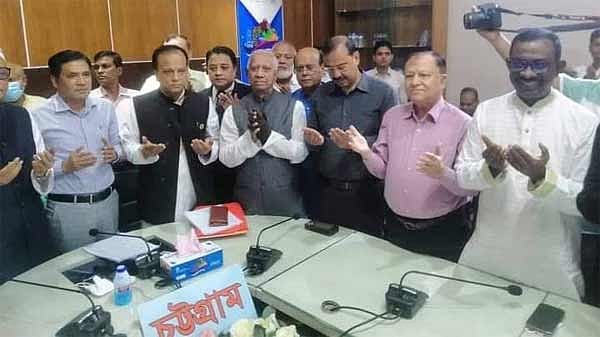 জেলা পরিষদ নির্বাচন: ভোটের দায়িত্ব থেকে সরানো হচ্ছে চট্টগ্রামের ডিসিকে
