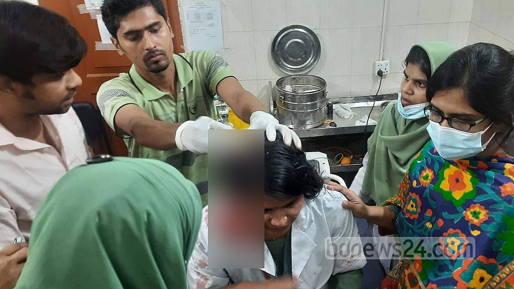 রাজশাহীতে হাসপাতালে কর্মরত নার্সকে হাতুড়িপেটা