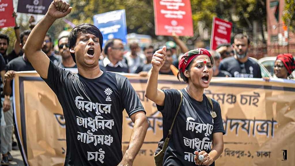 সংস্কারের নামে বন্ধ, ১৯ বছরেও চালু হয়নি মিরপুর টাউন হল