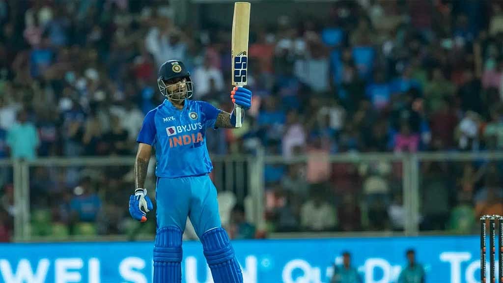 রানে ধাওয়ানকে ছাড়িয়ে সূর্যকুমার, ছক্কায় রিজওয়ানকে
