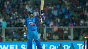 রানে ধাওয়ানকে ছাড়িয়ে সূর্যকুমার, ছক্কায় রিজওয়ানকে