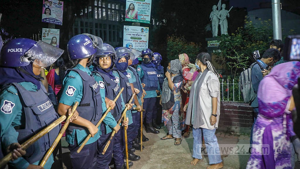 ইডেন ছাত্রলীগে মারামারি: দুই পক্ষের আপস, মামলা থেকে অব্যাহতি