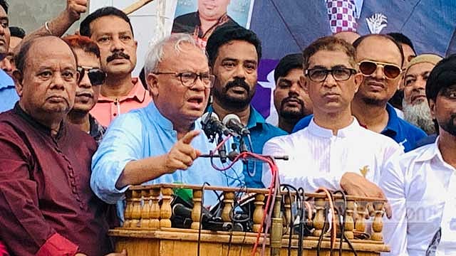 টিকে থাকতে বন্দুকের ব্যবহার করছে সরকার: রিজভী