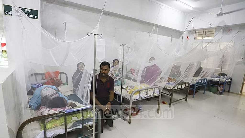 ডেঙ্গু: এক দিনে ৯০০ রোগী হাসপাতালে, বছরের সর্বোচ্চ