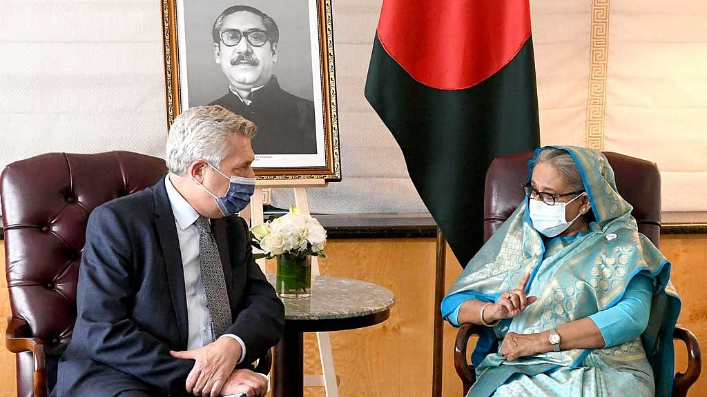 প্রত্যাবাসনেই রোহিঙ্গা সংকটের সমাধান, ইউএনএইচসিআর প্রধানকে বললেন প্রধানমন্ত্রী