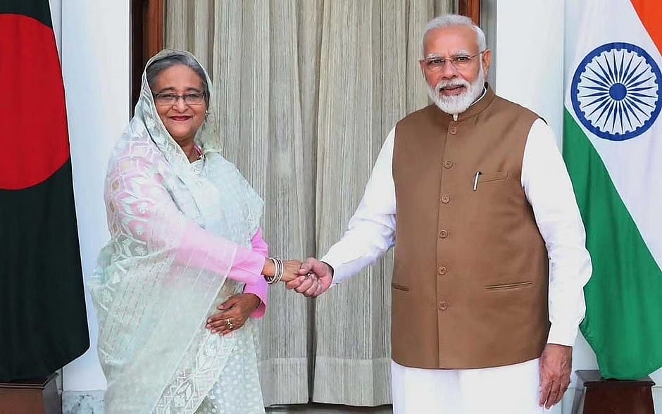 সর্বনাশা কূটনীতির পথে নয়
