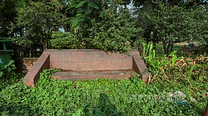 অযত্ন-অবহেলায় ‘ডিজিটাল সড়ক’