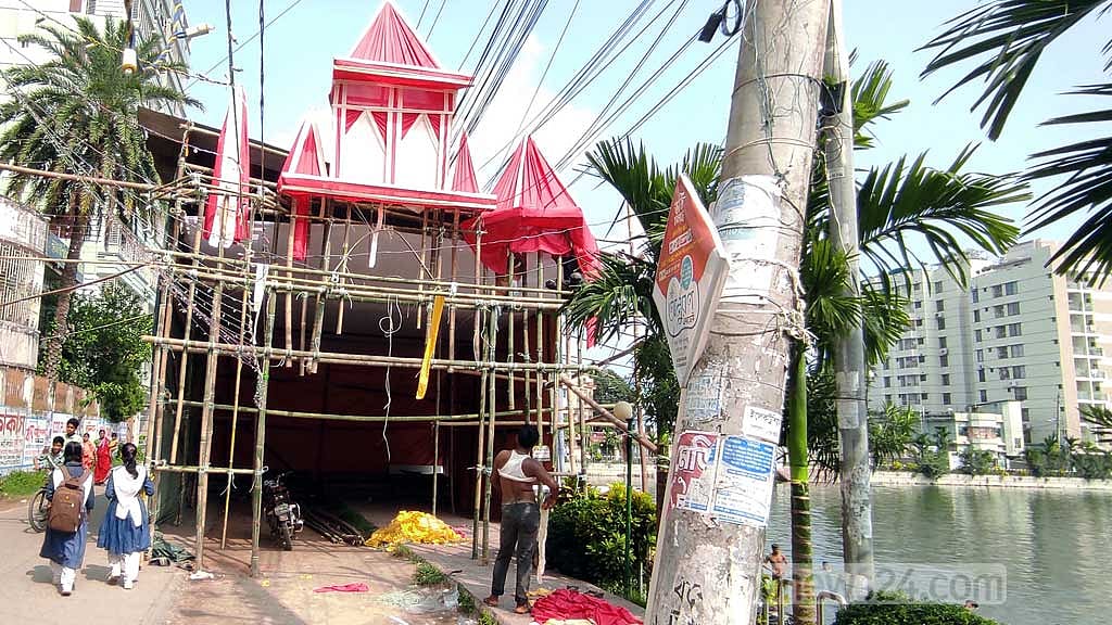 ক্ষত ঢেকে নানুয়ার দিঘির পাড়ে ফিরেছে ‘উৎসবের আমেজ’