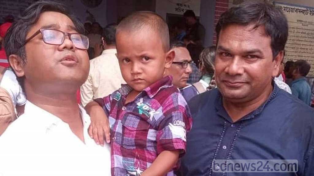করতোয়ায় নৌকাডুবি: মা-বাবা হারা দীপুকে নিয়ে তদন্ত প্রধানের আবেগি পোস্ট