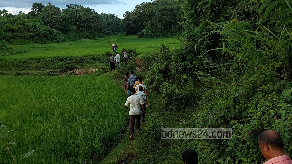 ঋতুপর্ণা-রূপনার সাফল্যে এলাকাবাসী পাচ্ছে সড়ক আর সেতু