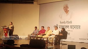 মৃত্যুর আগের দিনও গান লিখেছেন গাজী মাজহারুল আনোয়ার