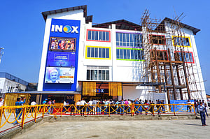 কাশ্মিরে ৩ দশক পর সিনেমা হলে ফিরল সিনেমা