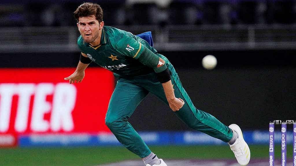 বিশ্বকাপে আফ্রিদিকে খেলতে আকিবের মানা