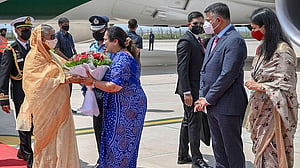 প্রধানমন্ত্রীর ভারত সফর: দিবে আর নিবে, মিলাবে মিলিবে