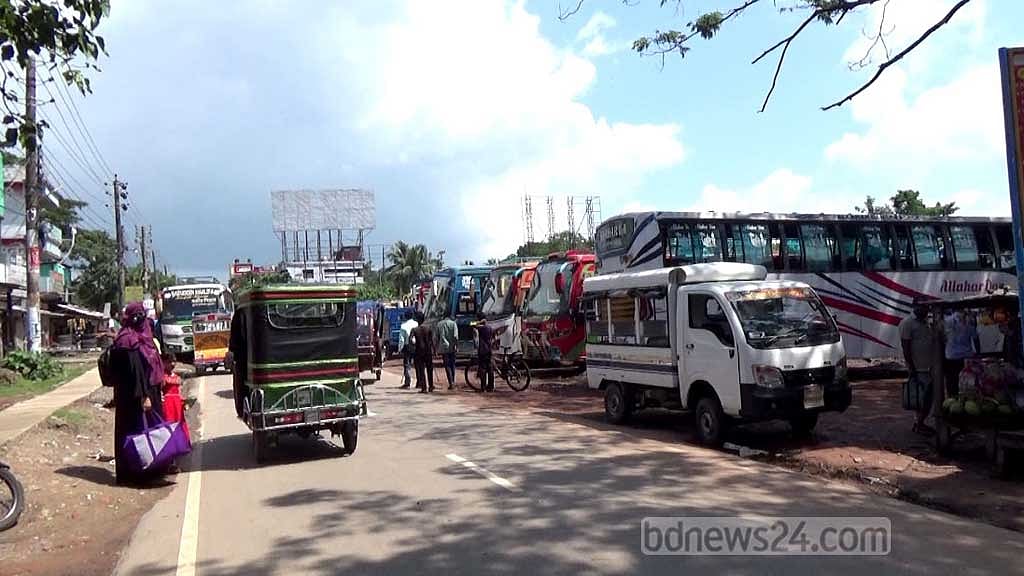 শ্রমিকদের সংঘর্ষ, ঝালকাঠির ৫ পথে বাস ধর্মঘট