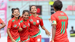 সাফ ফুটবলে ‘নারী বিপ্লব’
