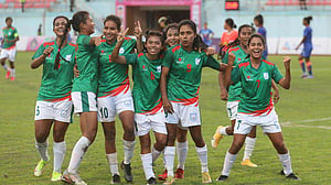 গোলের ফুল ফুটিয়ে ভারতকে উড়িয়ে দিল বাংলাদেশ